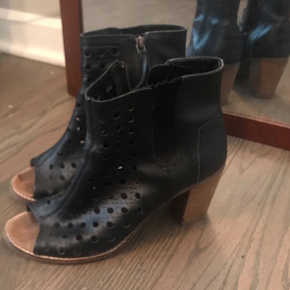TOMS booties